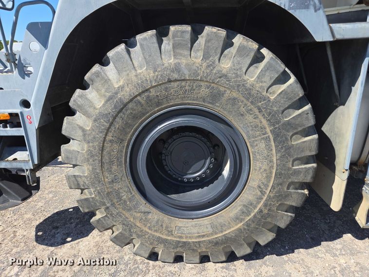 image for item YA1078 2013 Zoomlion RT55 crane