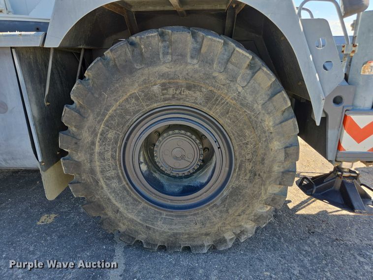 image for item YA1078 2013 Zoomlion RT55 crane