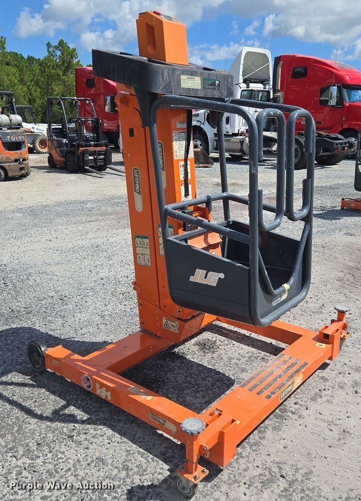 image for item YA1081 JLG FT70 vertical lift