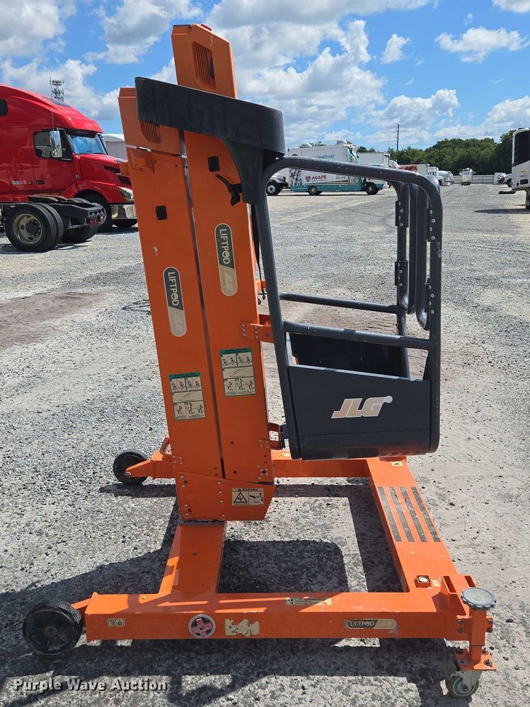 image for item YA1081 JLG FT70 vertical lift