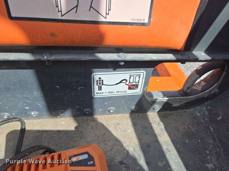 image for item YA1081 JLG FT70 vertical lift