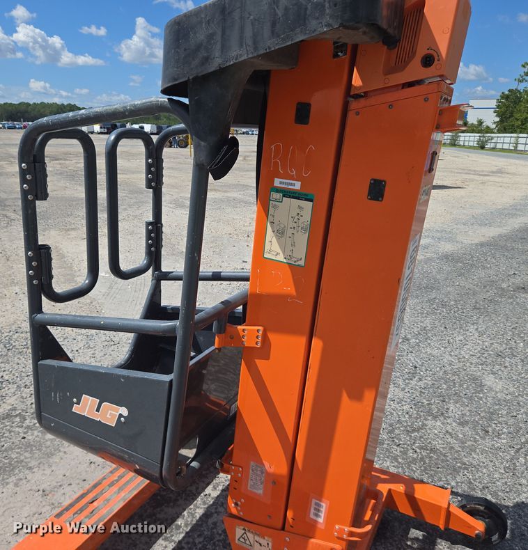 image for item YA1081 JLG FT70 vertical lift
