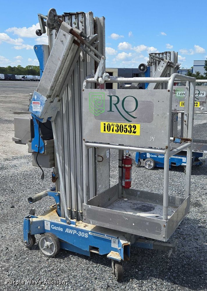 image for item YA1085 2018 Genie AWP-30S vertical lift