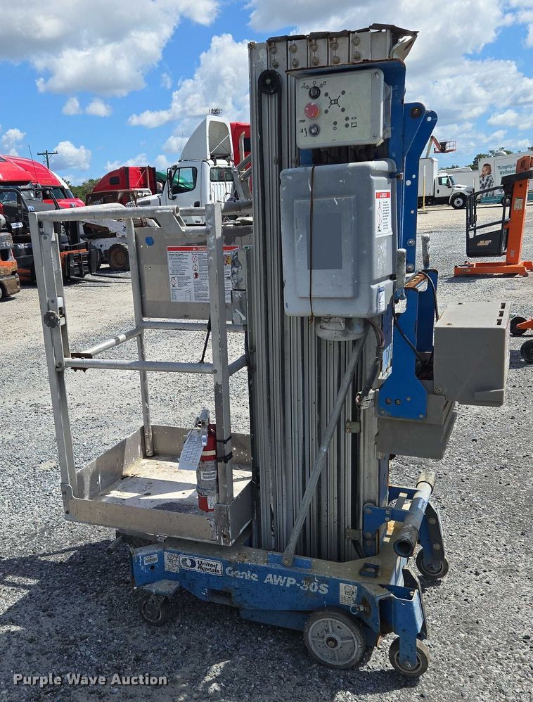image for item YA1085 2018 Genie AWP-30S vertical lift