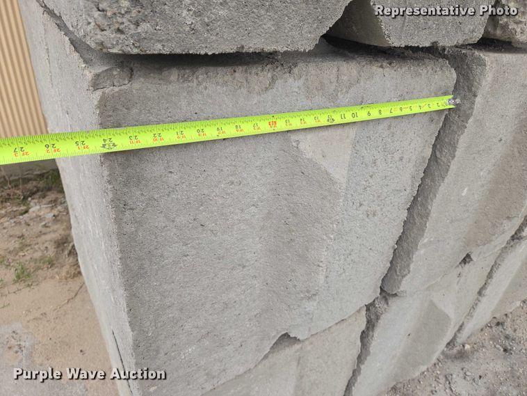 image for item ZA0694 (16) concrete edge bunker blocks