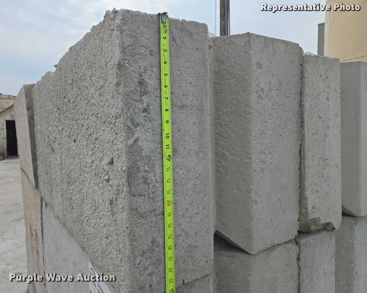 image for item ZA0708 (24) concrete edge bunker blocks