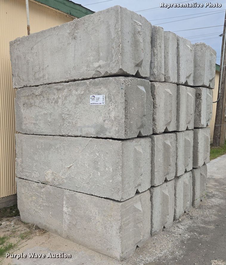 image for item ZA0719 (16) concrete edge bunker blocks
