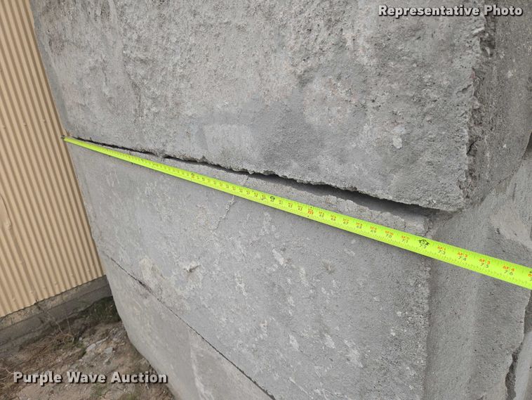 image for item ZA0722 (16) concrete edge bunker blocks