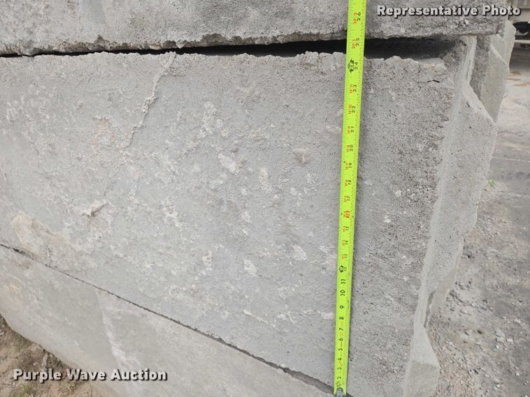 image for item ZA0722 (16) concrete edge bunker blocks