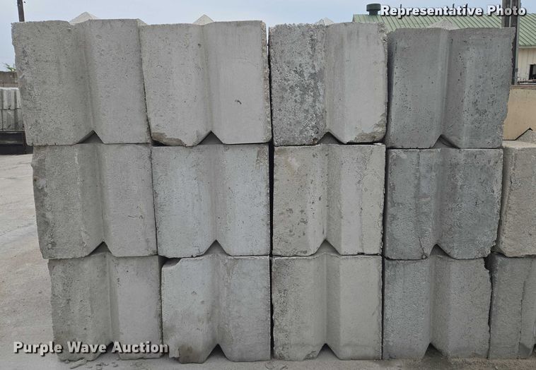 image for item ZA0724 (24) concrete edge bunker blocks