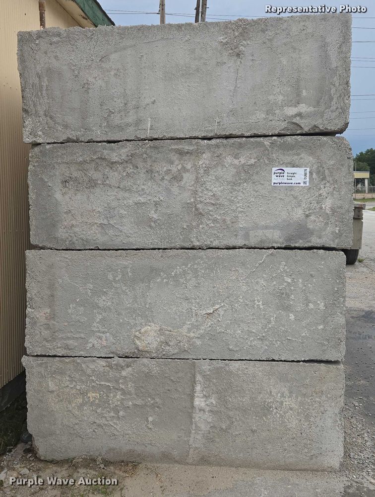 image for item ZA0729 (16) concrete edge bunker blocks