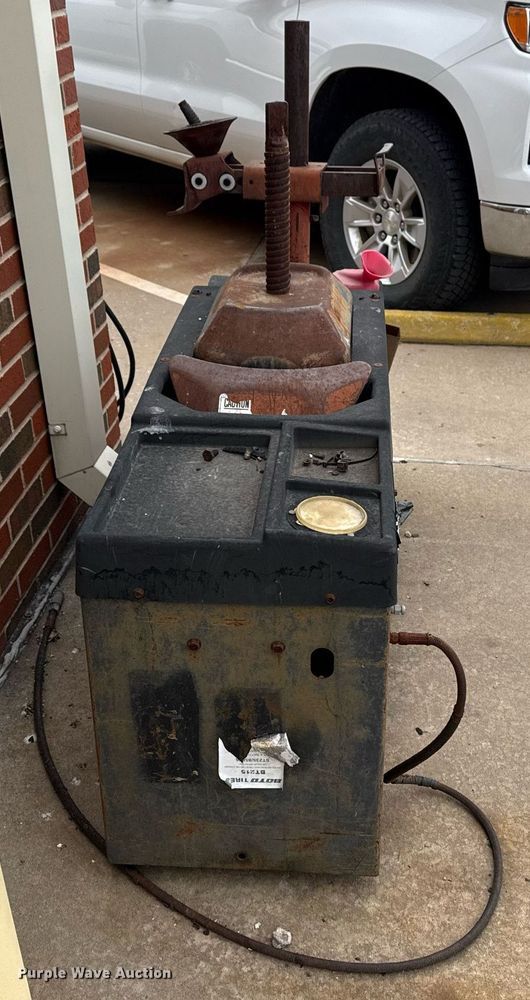 image for item DM5603 Coats 4050A Center Post Tire Machine