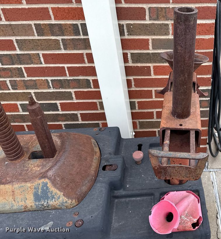 image for item DM5603 Coats 4050A Center Post Tire Machine