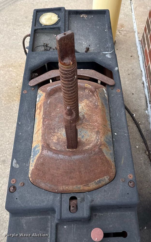 image for item DM5603 Coats 4050A Center Post Tire Machine