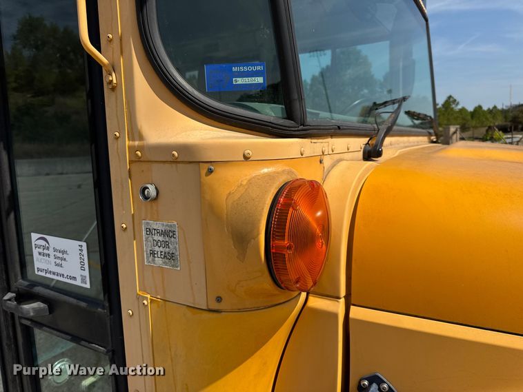 image for item DO2244 2008 IC PB105 school bus