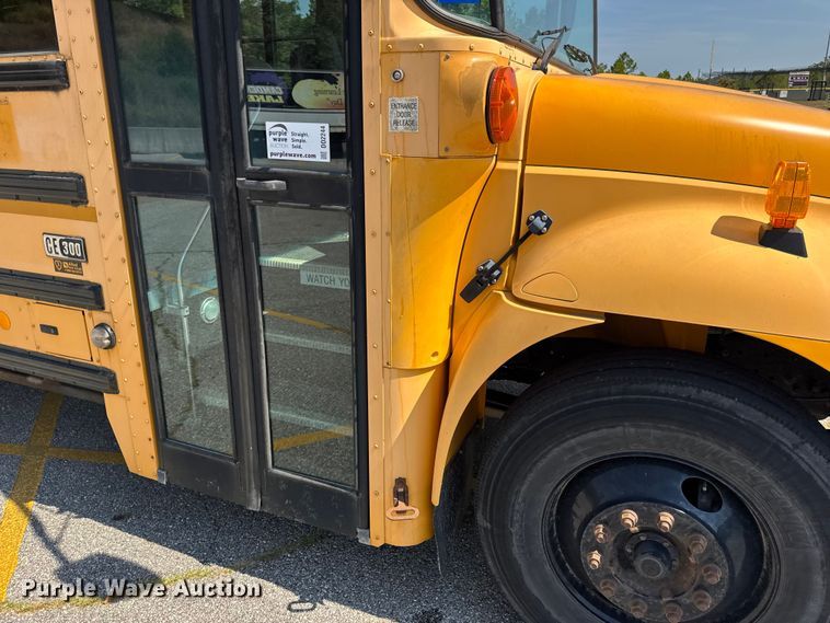 image for item DO2244 2008 IC PB105 school bus