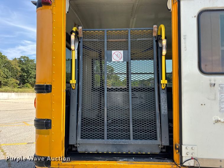 image for item DO2244 2008 IC PB105 school bus