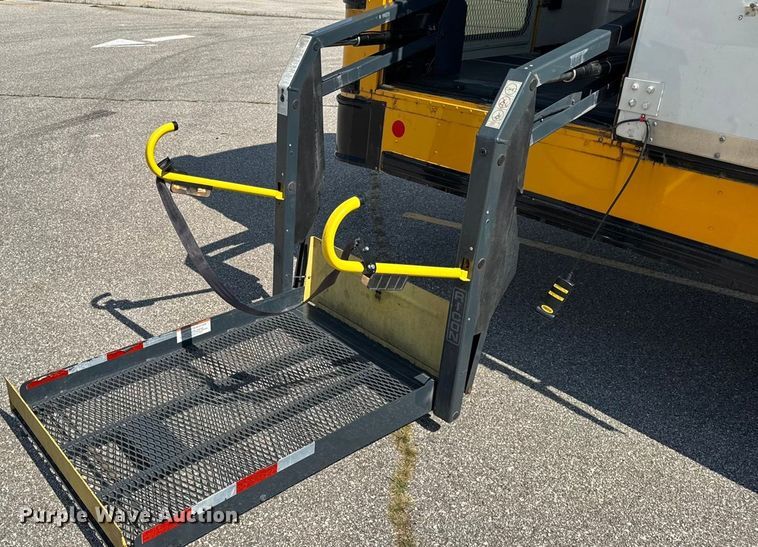 image for item DO2244 2008 IC PB105 school bus