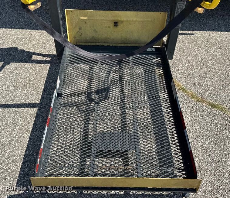 image for item DO2244 2008 IC PB105 school bus