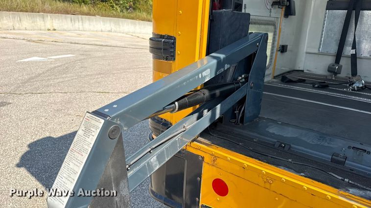 image for item DO2244 2008 IC PB105 school bus