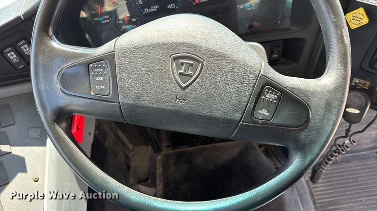 image for item DO2244 2008 IC PB105 school bus