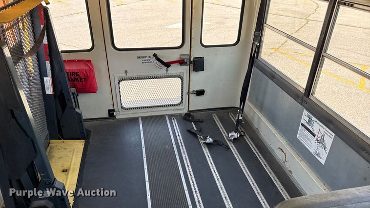 image for item DO2244 2008 IC PB105 school bus