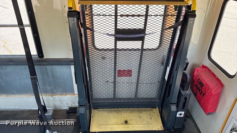 image for item DO2244 2008 IC PB105 school bus