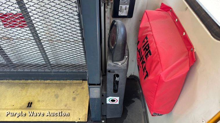 image for item DO2244 2008 IC PB105 school bus