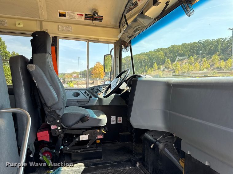 image for item DO2245 2013 IC PB105 school bus