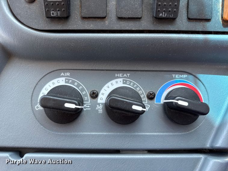 image for item DO2245 2013 IC PB105 school bus