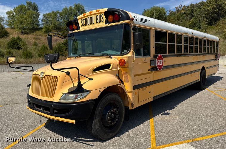 image for item DO2246 2010 IC PB105 school bus