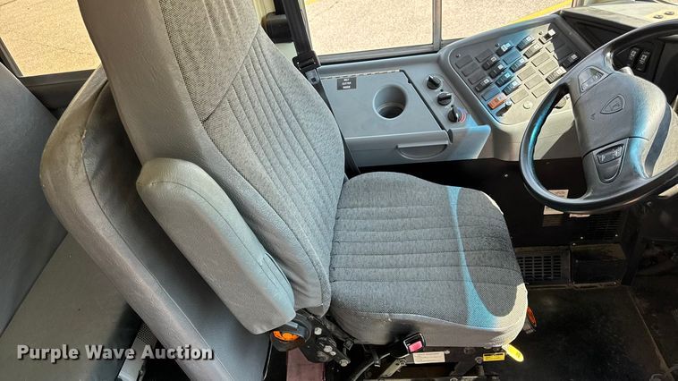 image for item DO2246 2010 IC PB105 school bus