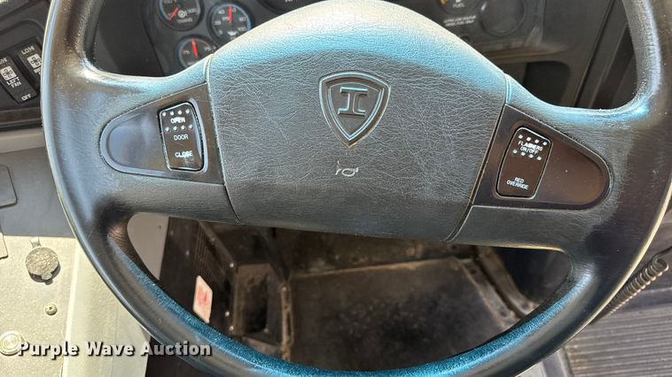 image for item DO2246 2010 IC PB105 school bus