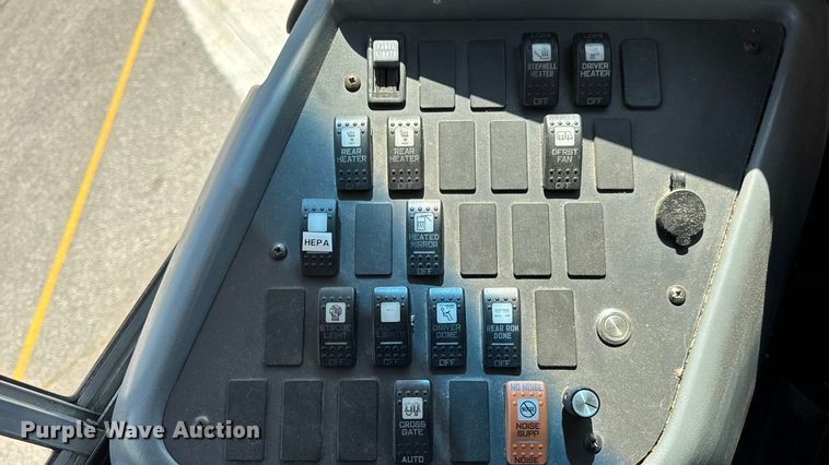 image for item DO2246 2010 IC PB105 school bus