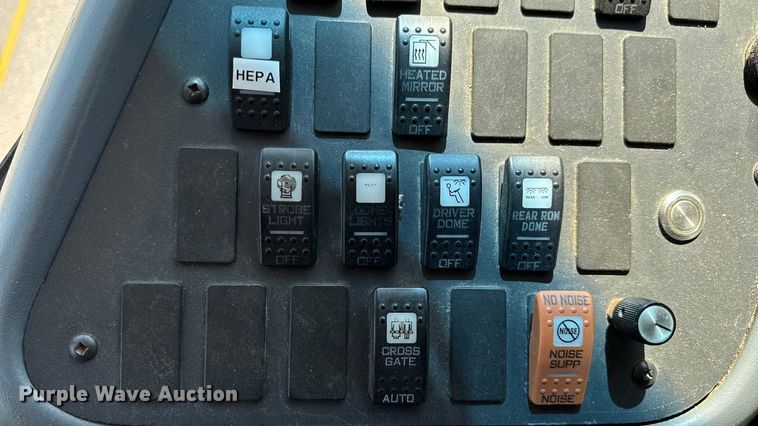 image for item DO2246 2010 IC PB105 school bus