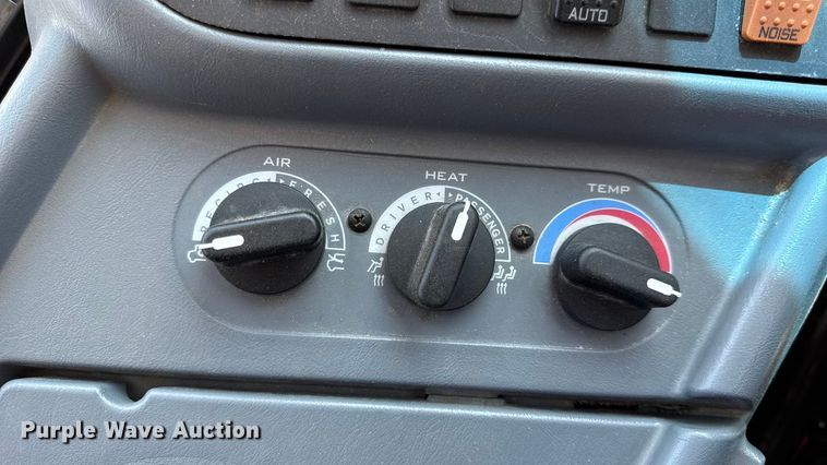 image for item DO2246 2010 IC PB105 school bus