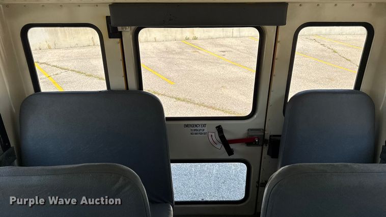 image for item DO2246 2010 IC PB105 school bus