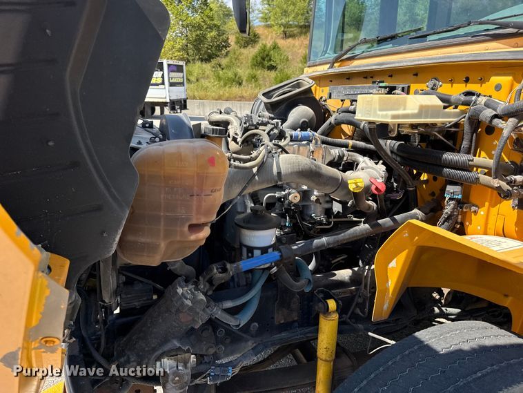 image for item DO2246 2010 IC PB105 school bus