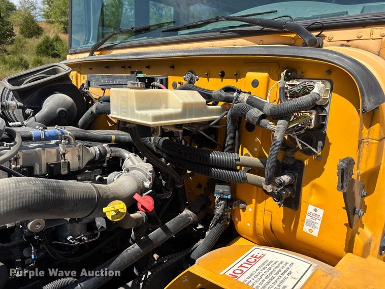 image for item DO2246 2010 IC PB105 school bus