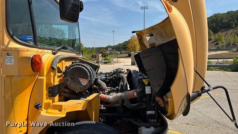 image for item DO2246 2010 IC PB105 school bus