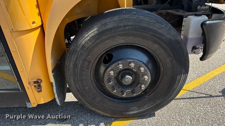 image for item DO2246 2010 IC PB105 school bus