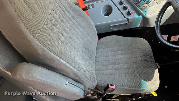 image for item DO2247 2013 IC PB105 school bus