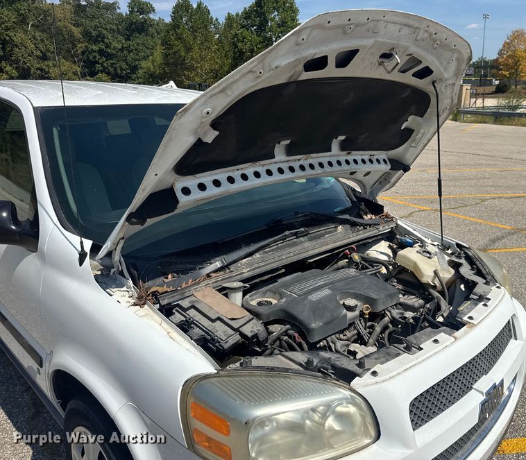 image for item DO2248 2008 Chevrolet Uplander van