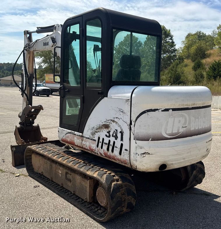 image for item DO2249 2001 Bobcat 341 mini excavator