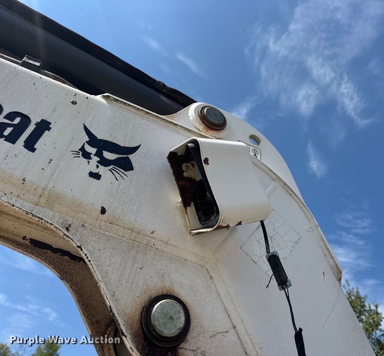 image for item DO2249 2001 Bobcat 341 mini excavator