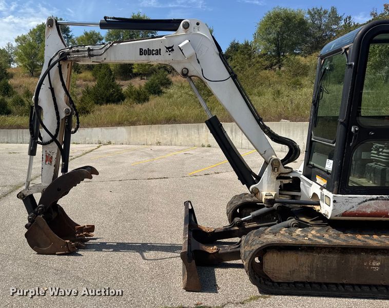 image for item DO2249 2001 Bobcat 341 mini excavator