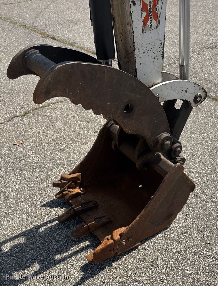 image for item DO2249 2001 Bobcat 341 mini excavator