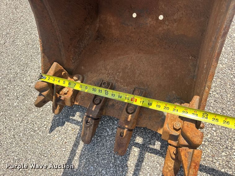 image for item DO2249 2001 Bobcat 341 mini excavator