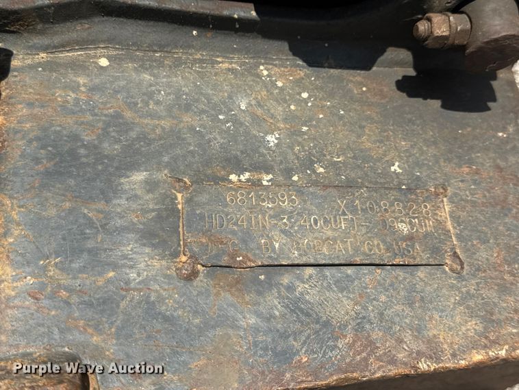 image for item DO2249 2001 Bobcat 341 mini excavator