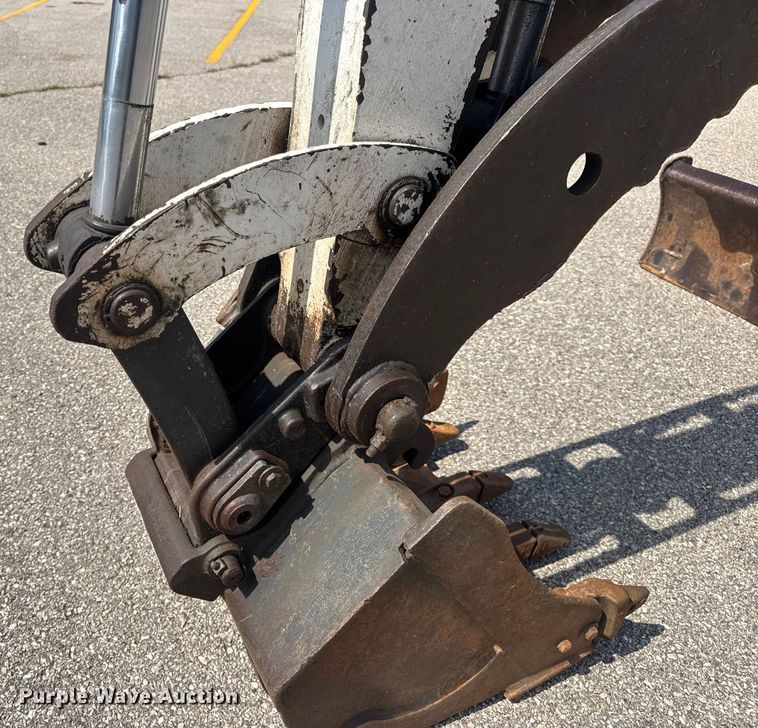 image for item DO2249 2001 Bobcat 341 mini excavator